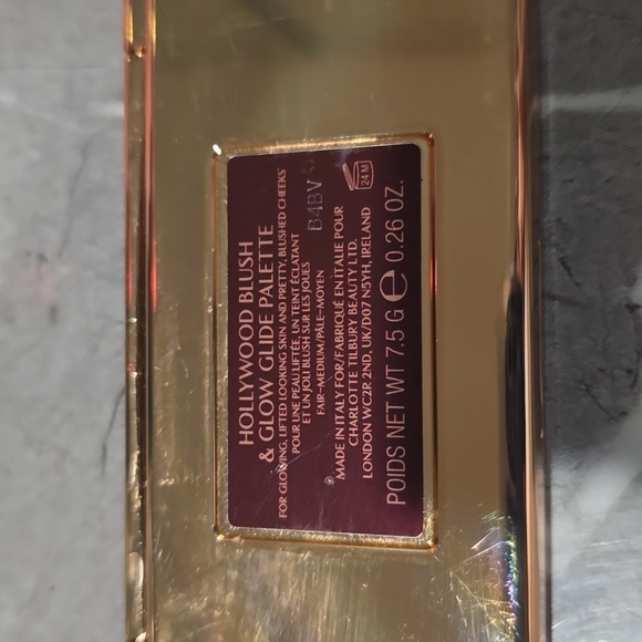 CHARLOTTE TILBURY MINI HOLLYWOOD BLUSH & GLOW PALETTE - Picture 3 of 4